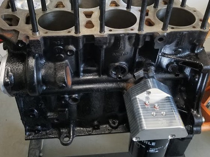 VR6 engine block with Schimmel 24V Oil Filter Housing 