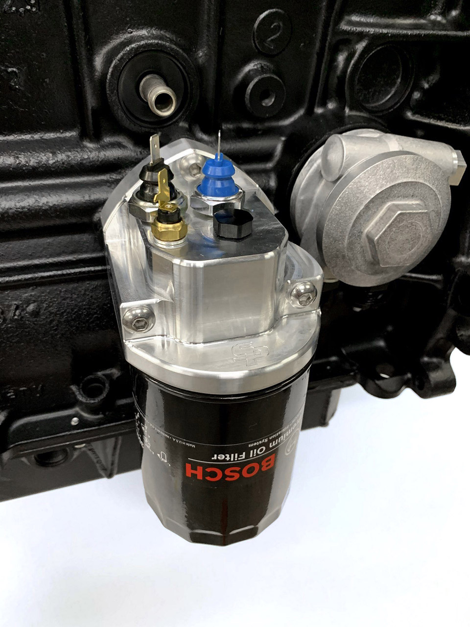 Schimmel VR6 12v oil filter mount on block