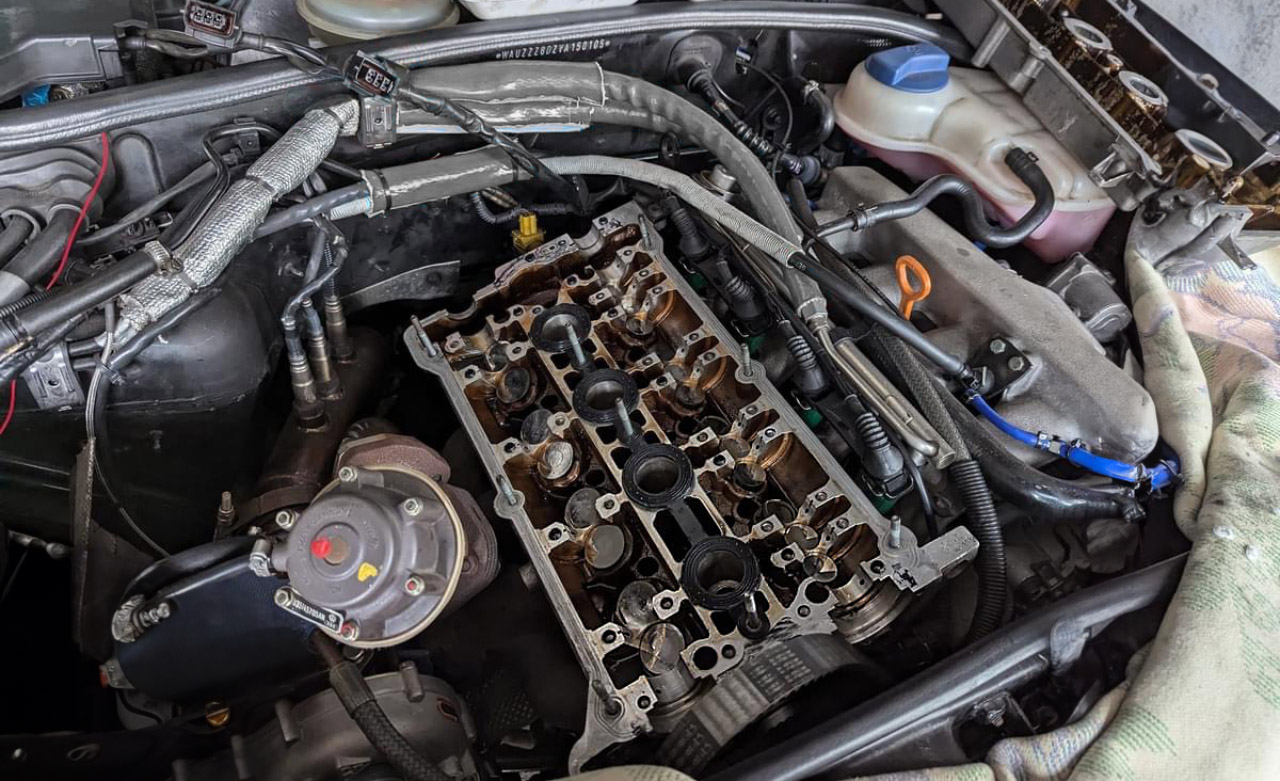 Audi 1.8T 20V valve cover removed